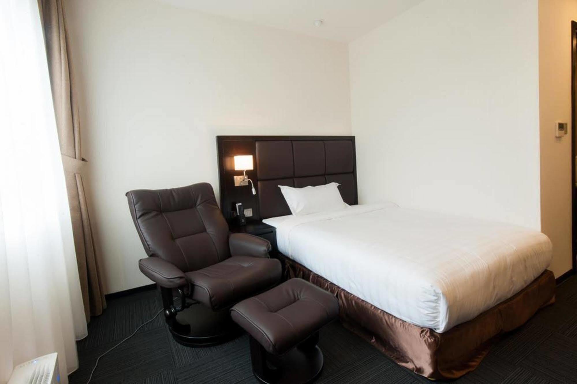 Sakura Hotel Hanoi Exteriör bild